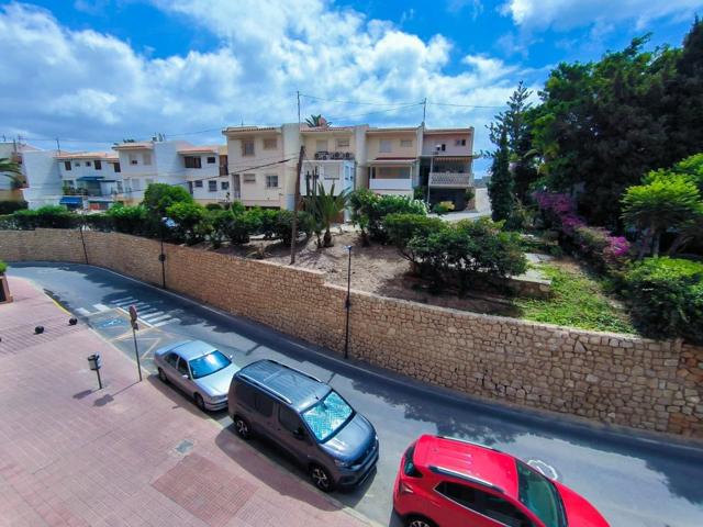 Bonito reformado apartamento con terraza acristalada cerca de playa Poniente. photo 0