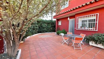 Bonito reformado chalet pareado de esquina con garaje privado y jardin. photo 0
