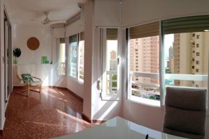 Reformado apartamento con terraza acristalada en zona Levante. photo 0