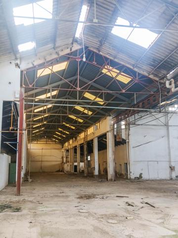 Venta de nave industrial en Manises photo 0