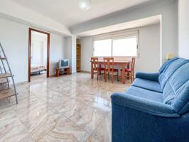 Descubre tu nuevo hogar en La Torre: tranquilidad y cercanía a Valencia photo 0