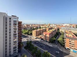 Piso de 4 habitaciones en venta en Calle Góngora (Campanar) photo 0