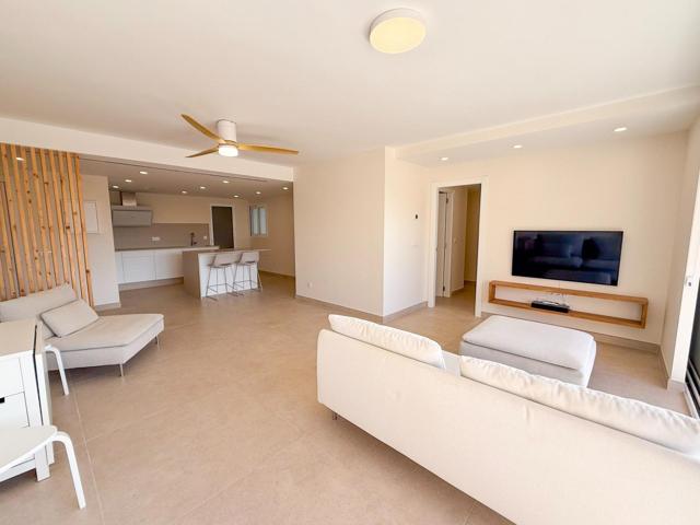 Tu nuevo hogar en Malilla: reforma de diseño con terraza y excelentes calidades photo 0