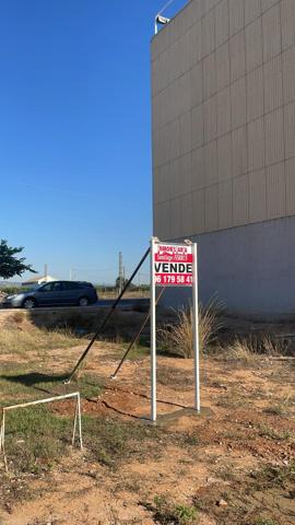 VENTA DE SOLAR EN ALMUSSAFES (Salida a dos calles, se puede segrerar en dos parcelas). photo 0