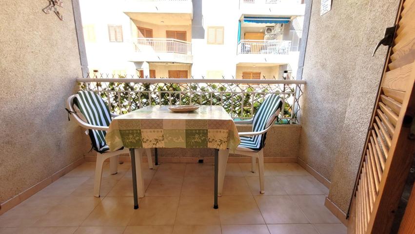 SE VENDE BONITO APARTAMENTO CON VISTAS LATERALES AL MAR Y PISCINA COMUNITARIA!!!!! photo 0