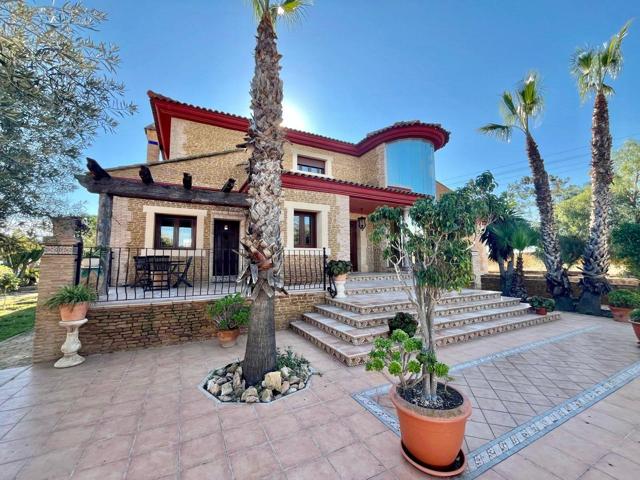 Descubre el Lujo y la Tranquilidad: Casa de Campo en Rojales con Amplios Espacios y Naturaleza photo 0