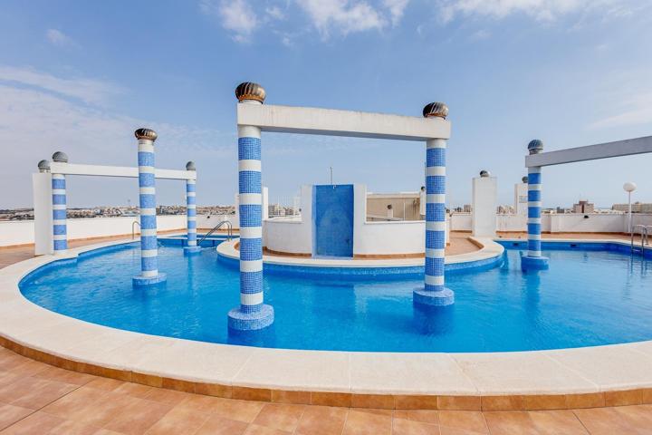 Apartamento de dos dormitorios en residencial con piscina photo 0