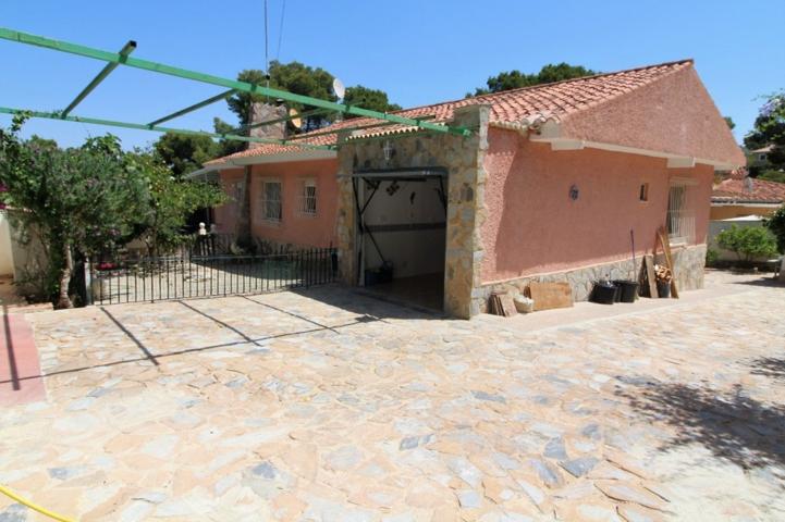 VILLA INDEPENDIENTE, 5 DORMITORIOS, GRAN JARDÍN Y PISCINA PROPIA photo 0