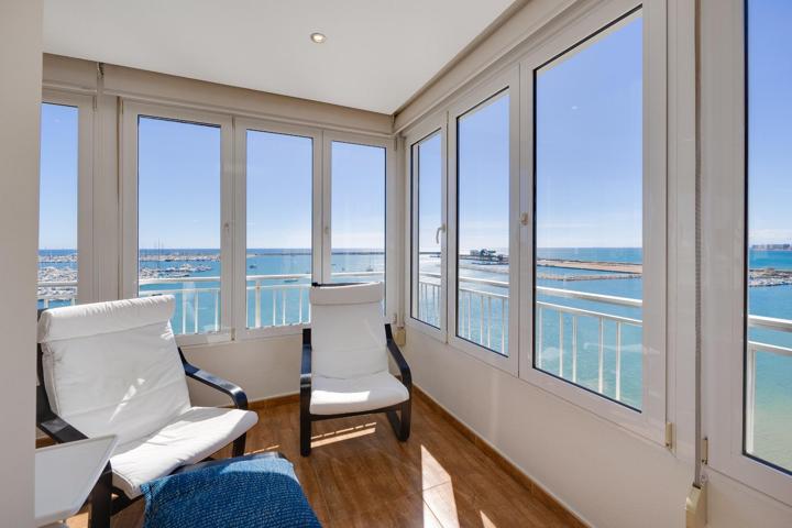 ¡VIVE EL SUEÑO MEDITERRÁNEO! APARTAMENTO EN PRIMERA LÍNEA DE PLAYA EN TORREVIEJA photo 0
