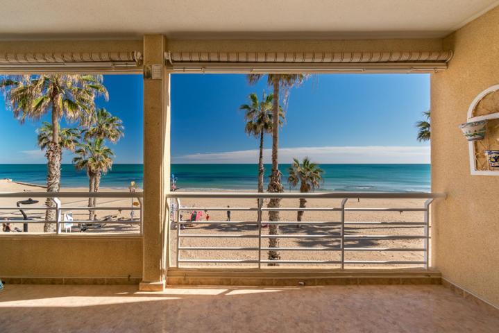 Apartamento en primera línea de playa, vistas frontales al mar photo 0