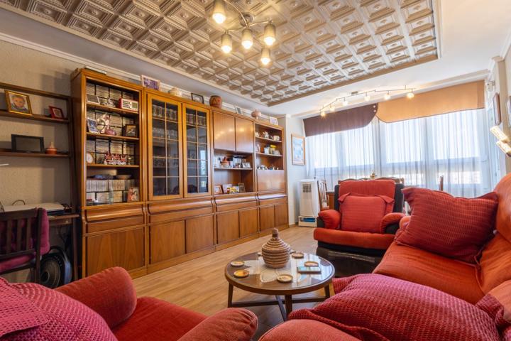 Vive el Mediterráneo: Apartamento de Ensueño en Torrevieja a Solo 50 Metros del Mar photo 0