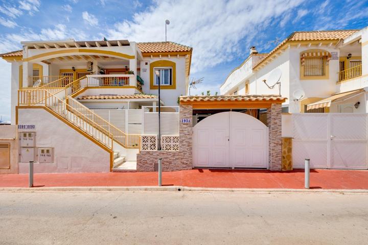 BUNGALOW DE 2 DORMITORIOS CON PISCINA COMUNITARIA Y ZONAS DEPORTIVAS EN TORREVIEJA photo 0
