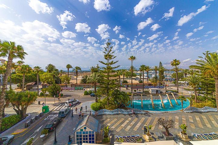 APARTAMENTO DE 3 DORMITORIOS CON VISTAS AL PUERTO Y AL MAR EN TORREVIEJA, ZONA CENTRO photo 0