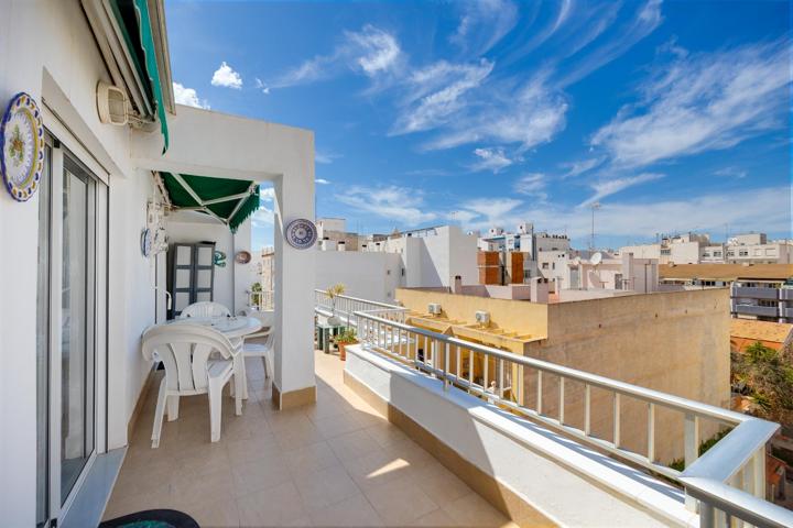 Ático con gran terraza y cocina moderna en pleno centro de Torrevieja photo 0