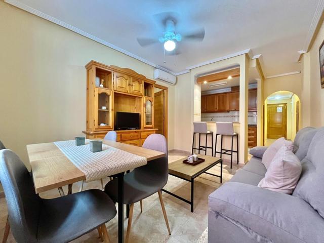 Gran oportunidad en Torrevieja – Apartamento de 2 dormitorios con piscina comunitaria a un paso del parque y la playa photo 0