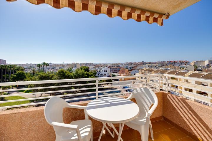 Apartamento de 2 dormitorios en residencial con piscina, en Torrevieja photo 0