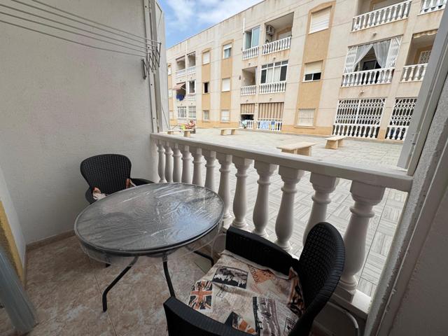 Apartamento de 1 dormitorios con vistas a la piscina photo 0