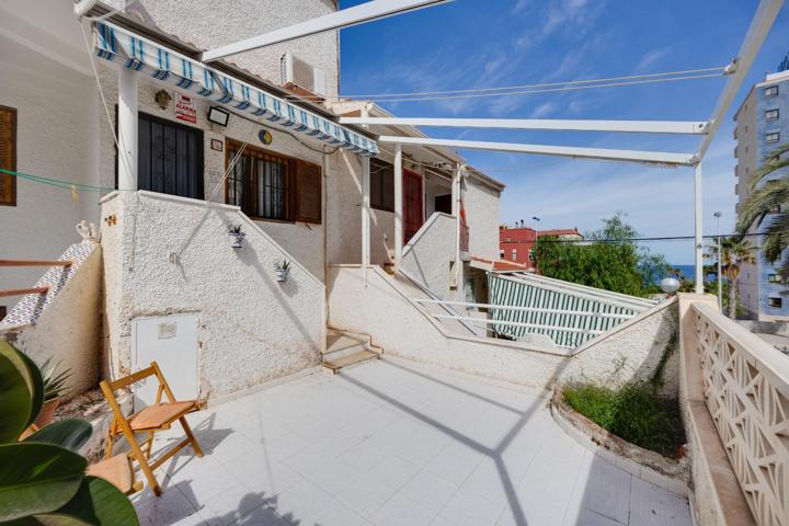 SE VENDE BONITO BUNGALOW EN PLANTA BAJA, ORIENTADO AL SUR!!!! URB. TORRE DEL MORO!!!! photo 0