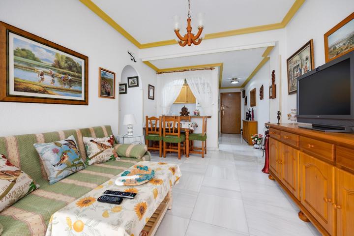 Apartamento de dos dormitorios en Playa de los Locos y con garaje incluido photo 0