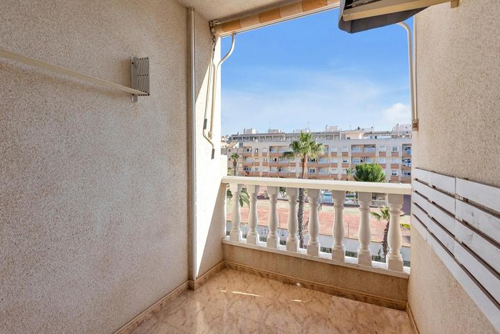 Apartamento de dos dormitorios con orientación sur y piscina comunitaria photo 0