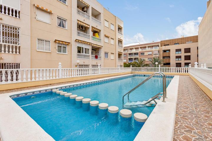 ¡ OPORTUNIDAD ! MODERNO APARTAMENTO EN EN CENTRO DE TORREVIEJA CON PISCINA COMUNITARIA photo 0