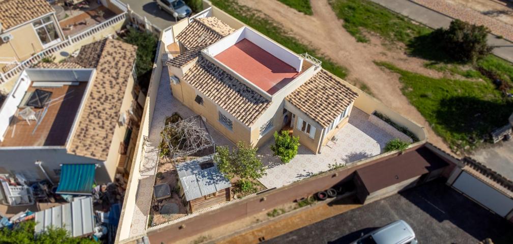 🌞 Encantador chalet independiente en Urb. Baños de Europa – Torrevieja 🌴 photo 0