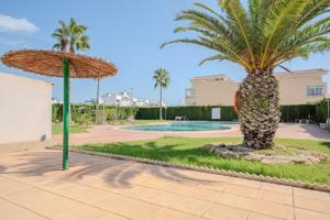 Apartamento de 2 dormitorios, Orihuela Costa, Costa Blanca Sur €140,000 photo 0