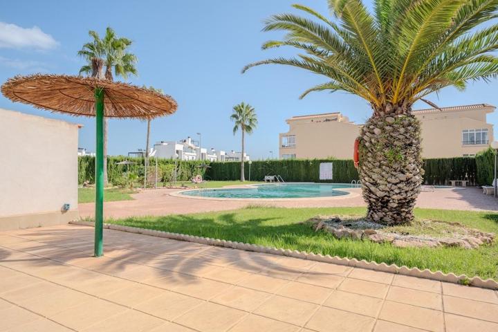 Apartamento de 2 dormitorios, Orihuela Costa, Costa Blanca Sur €140,000 photo 0