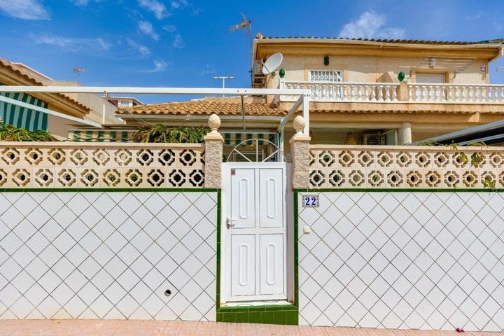 A la venta dúplex con Licencia de Alquiler Turístico vigente en Los Altos Manzana III, Torrevieja, Alicante photo 0