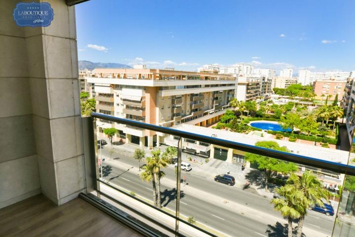 FANTÁSTICO PISO DE 2 HABITACIONES EN PRIMERA LINEA DE MAR, AVENIDA PACIFICO - MÁLAGA CAPITAL photo 0