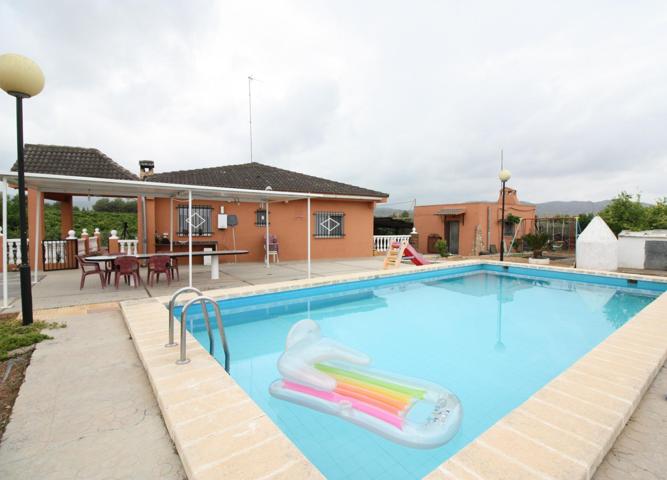 ENCANTADOR CHALET EN PEDRALBA CON TERRENO Y PISCINA PROPIA photo 0