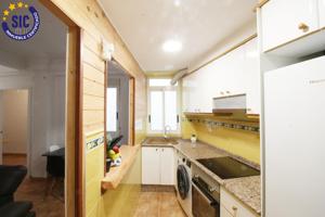 EXCELENTE VIVIENDA EN ZONA CENTRO DE ALAQUAS CON MUEBLES Y ELECTRODOMÉSTICOS photo 0