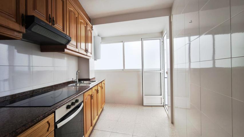 SE ALQUILA PISO CON ASCENSOR EN ZONA MIGUEL HERNÁNDEZ DE ALAQUAS photo 0