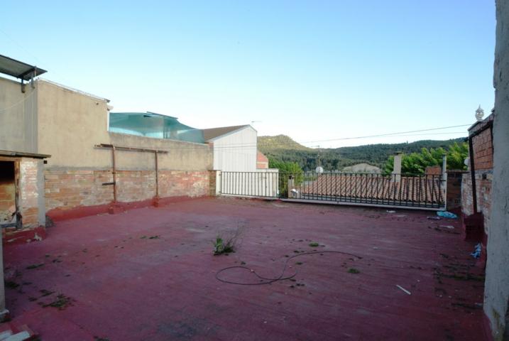 CASA UNIFAMILIAR ADOSSADA EN VENDA A VILANOVA DEL CAMÍ photo 0