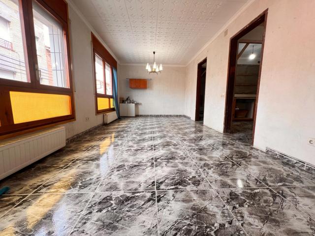 CASA EN VENDA A IGUALADA - BARRI DEL SANT CRIST - GARATGE + DOS PISOS + ESTUDI (TERRASSA) photo 0