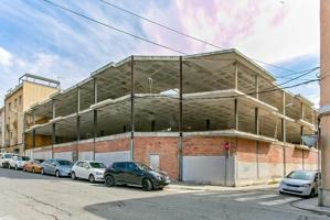 LOCAL COMERCIAL EN VENDA A IGUALADA - PASSEIG VERDAGUER photo 0