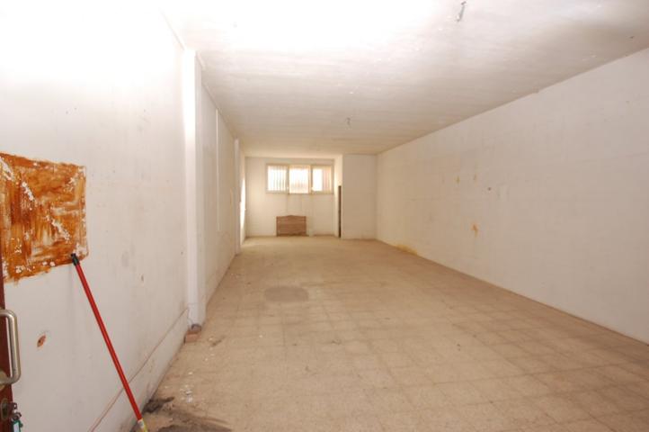 LOCAL COMERCIAL DE LLOGUER SITUAT A IGUALADA - BARRI DE LES FLORS photo 0