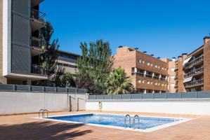 🏡 FANTÀSTIC PIS EN VENDA A IGUALADA – AMB TERRASSA, PISCINA I PÀRQUING! photo 0