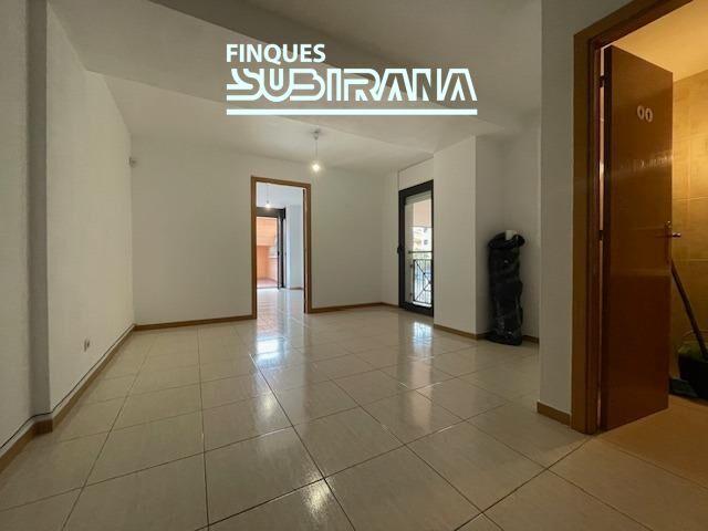 LOCAL COMERCIAL DE LLOGUER AL CENTRE D'IGUALADA – ZONA CAL FONT photo 0