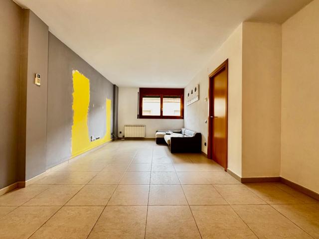 PIS EN VENDA A IGUALADA photo 0