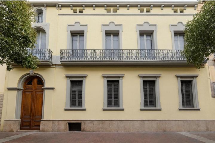 LA BANDERA NEGRA EN VENDA - EDIFICI EMBLEMÀTIC EN VENDA A IGUALADA photo 0
