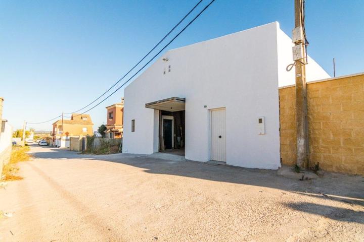 Chalet-Nave: Vive y trabaja en un solo lugar con estilo photo 0