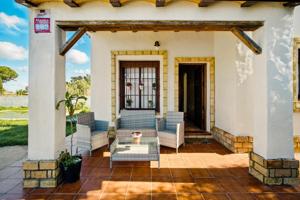 Chalet con Piscina y Jardín en Chiclana de la Frontera 🌳🏡 photo 0