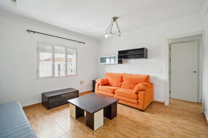 Oportunidad de Piso Amueblado en Chiclana - Ideal para Familias photo 0