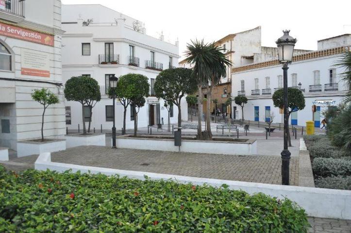 PISO CENTRO CON PLAZA DE GARAJE photo 0