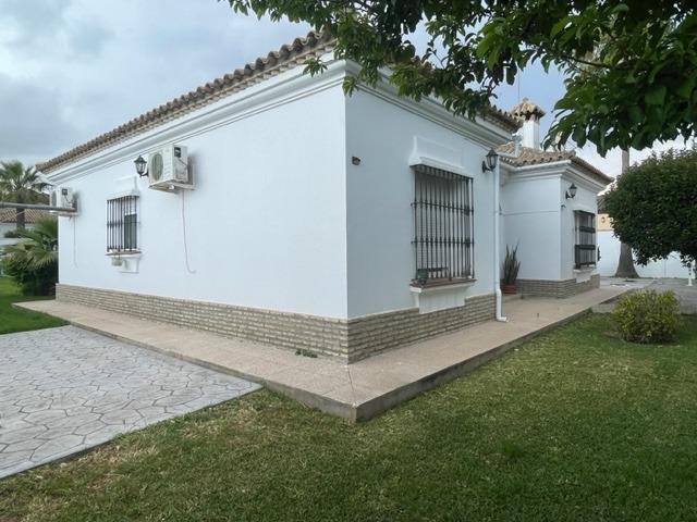 Chalet de 3 dormitorios con piscina en Palillejo photo 0