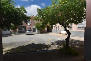 ADOSADO 4 DORMITORIOS 2 BAÑOS + ASEO CON PARKING PROPIO AVENIDA SOLANO photo 0