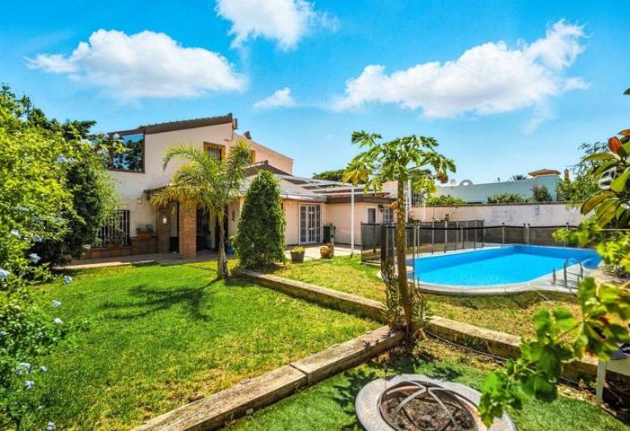 Chalet de Ensueño en Chiclana de la Frontera - ¡Tu Refugio Urbano! photo 0