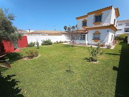 Chalet Urbano en Sancti Petri – Vive junto al mar en un entorno natural único photo 0