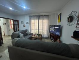 Casa unifamiliar de 4 dormitorios en el Centro photo 0